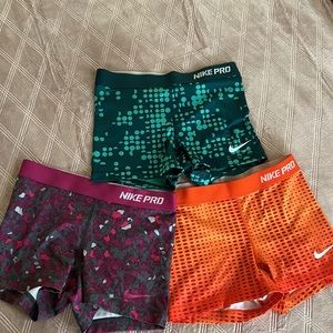 Bunch of 3 Nike Pro women shorts, size small